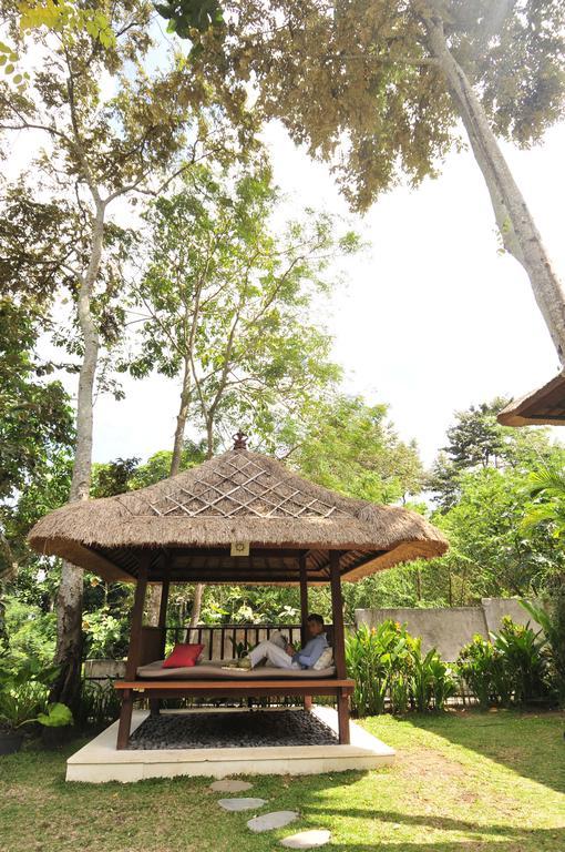 The Luku Villa Buwit Exterior photo